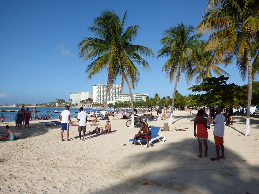Beach One Bedroom Suite 13 Ocho Rios Exterior foto